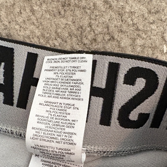 Gymshark Women’s Gray Leggings - Picture 3 of 9